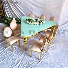 Trokutasti dječji stol